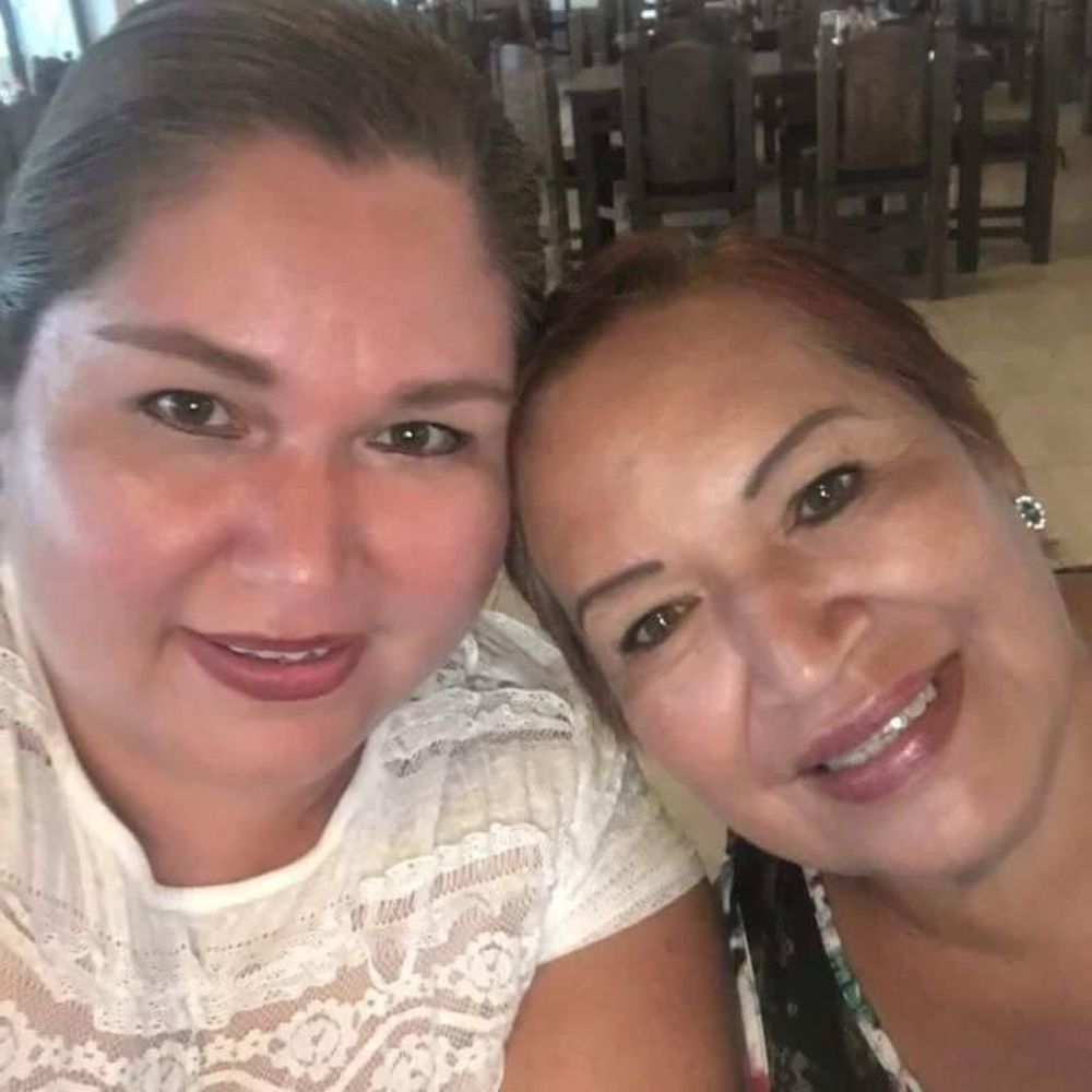 Meet your Posher, Estela